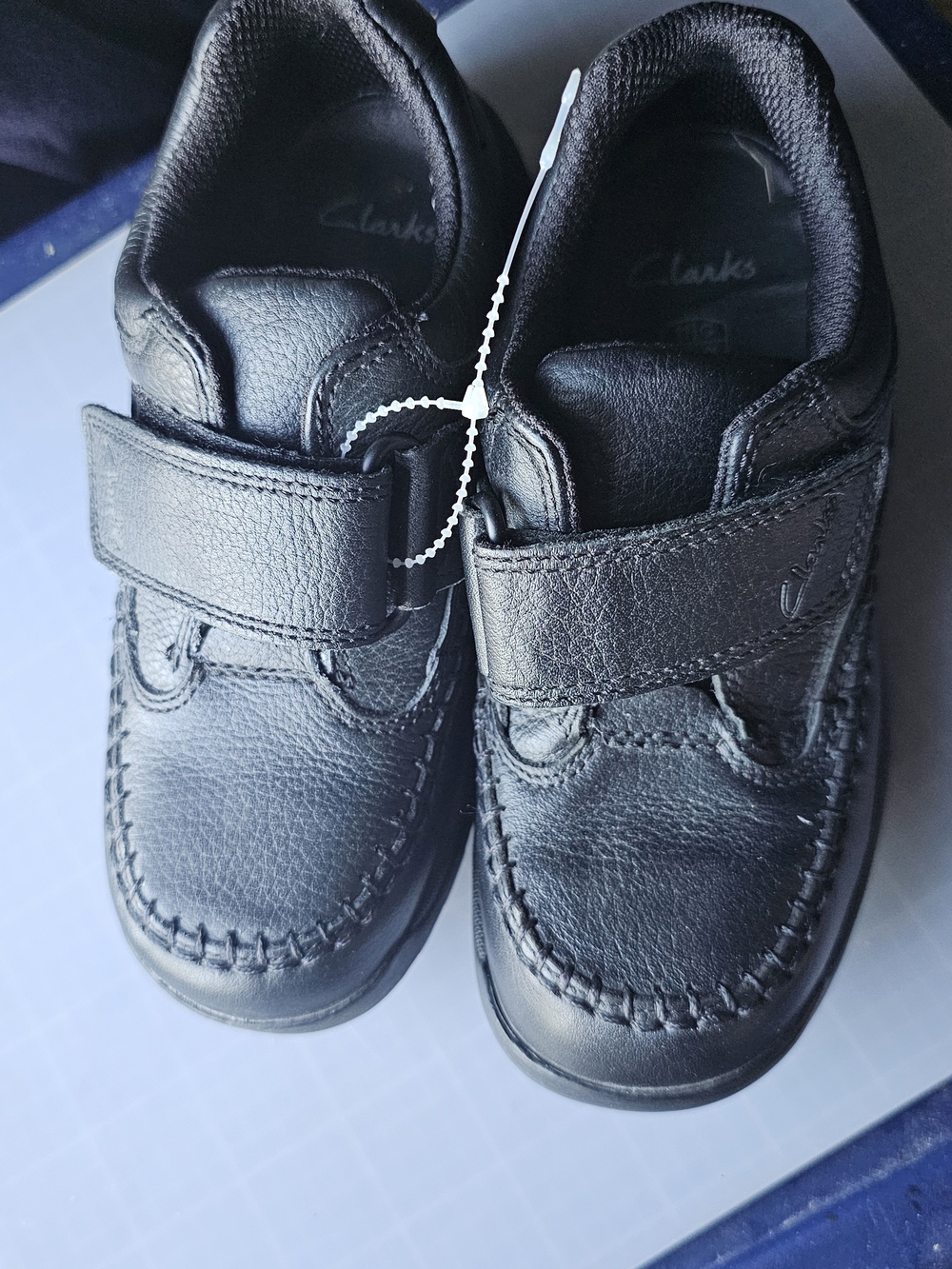 Clarks Boys' Black Leather Velcro School Shoes Sz 11 1/2 New(128)